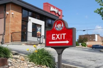 Wendy’s to shut 140 eating places by the top of the yr